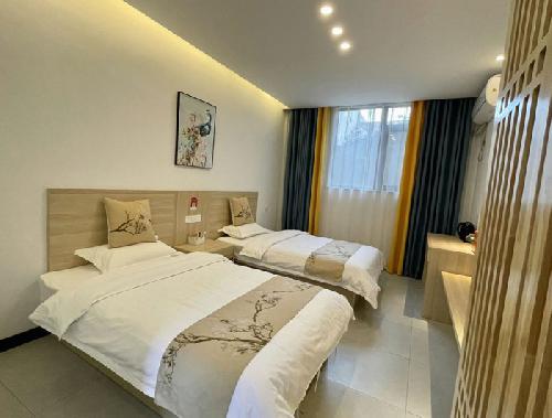 现代中式风双床房